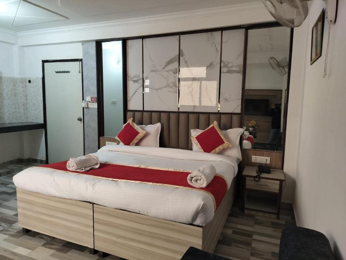Hotel Clink New Delhi Airport 외부 사진