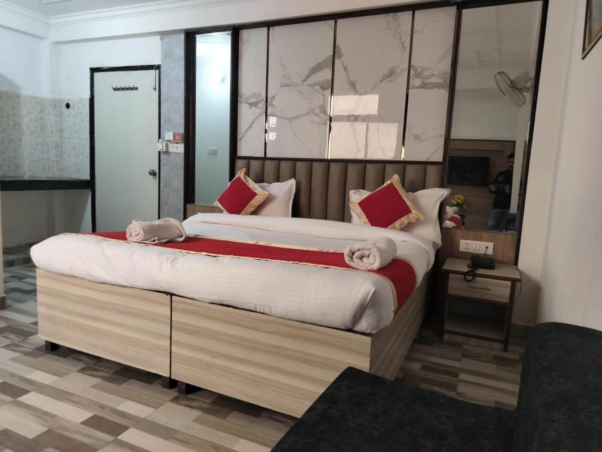 Hotel Clink New Delhi Airport 외부 사진