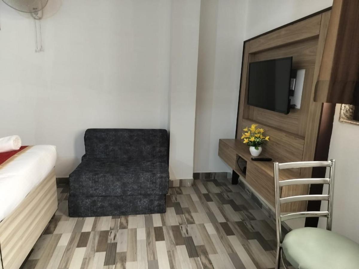 Hotel Clink New Delhi Airport 외부 사진