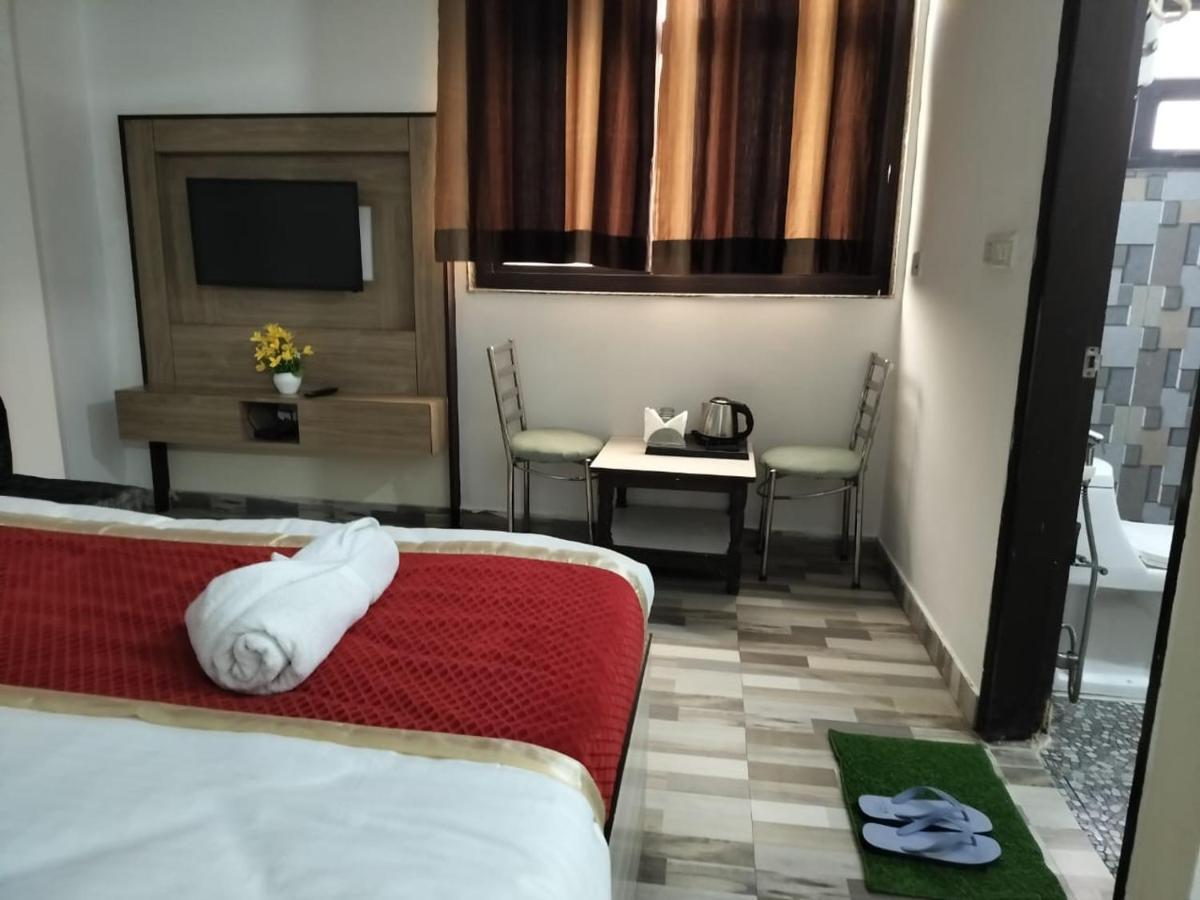 Hotel Clink New Delhi Airport 외부 사진