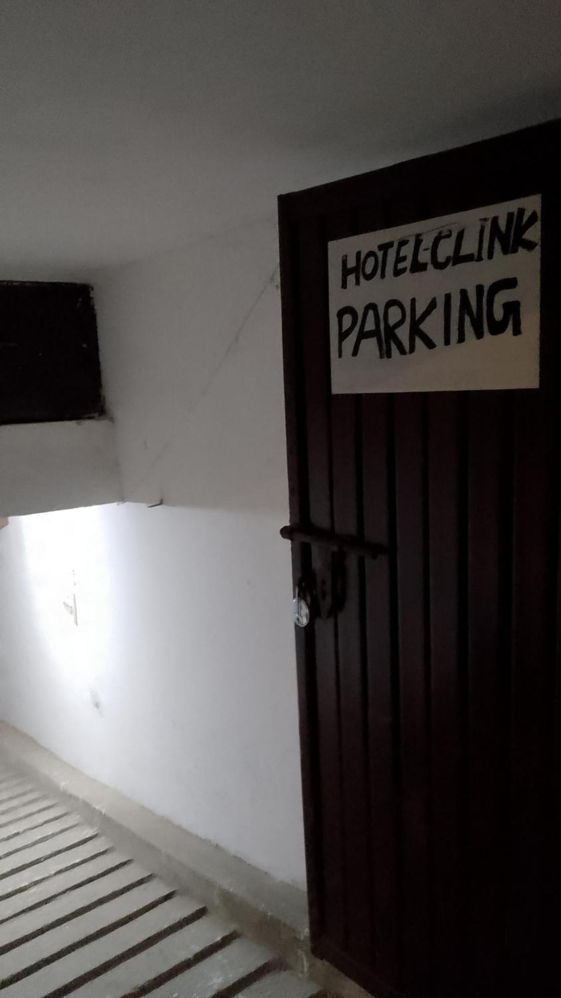 Hotel Clink New Delhi Airport 외부 사진