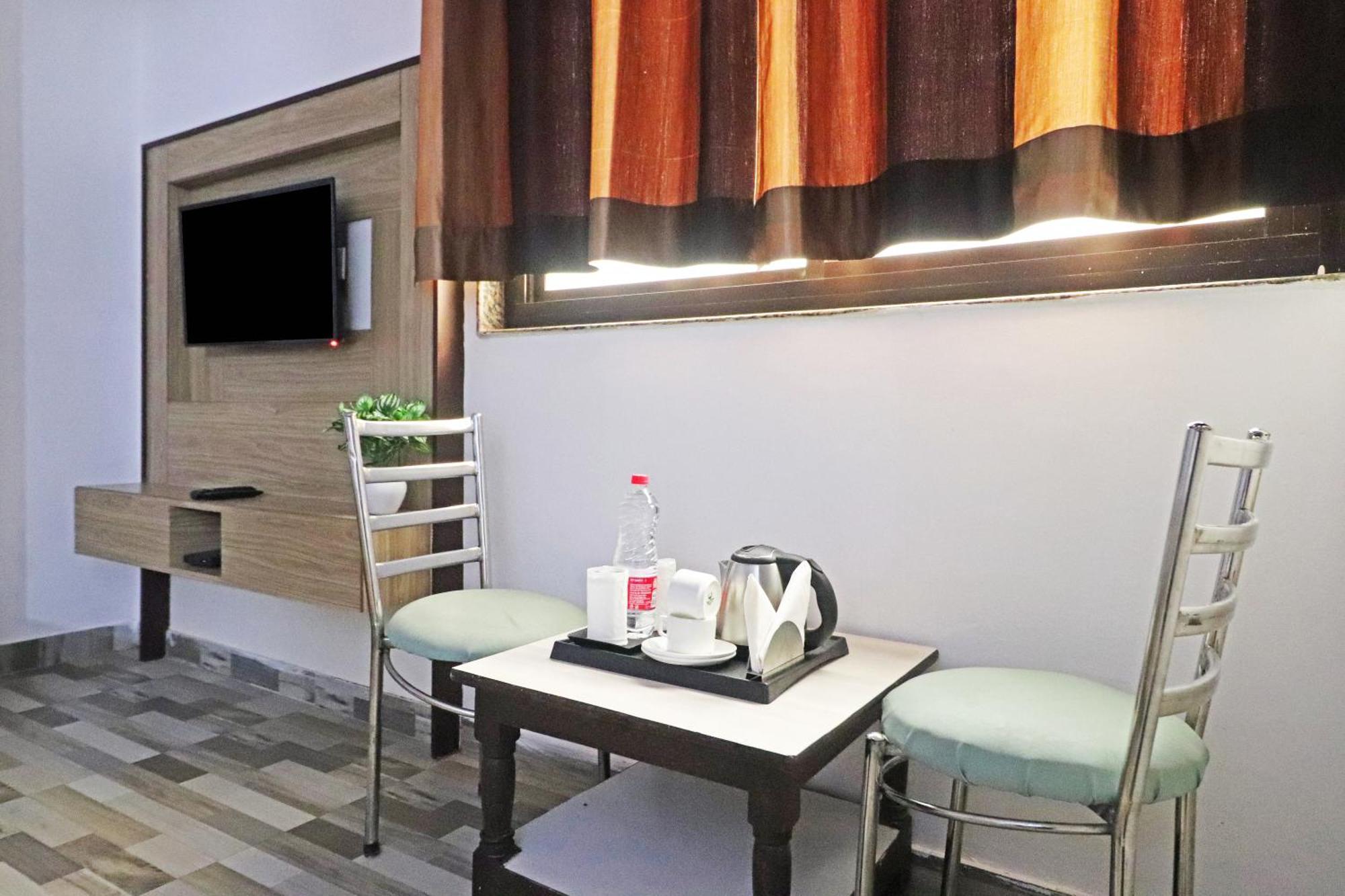 Hotel Clink New Delhi Airport 외부 사진