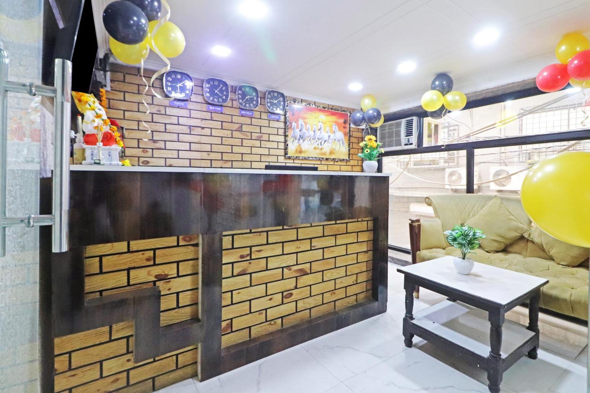 Hotel Clink New Delhi Airport 외부 사진