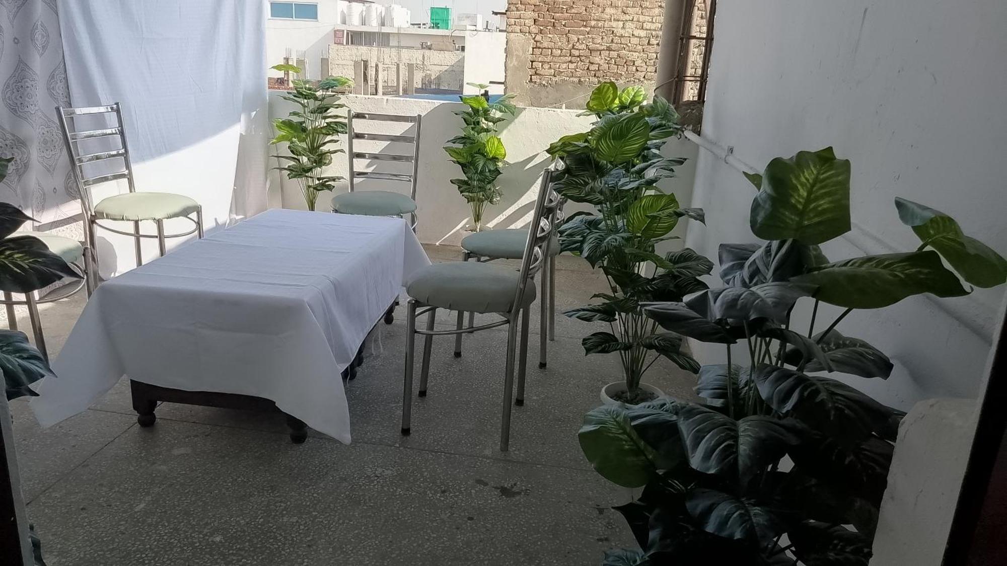 Hotel Clink New Delhi Airport 외부 사진