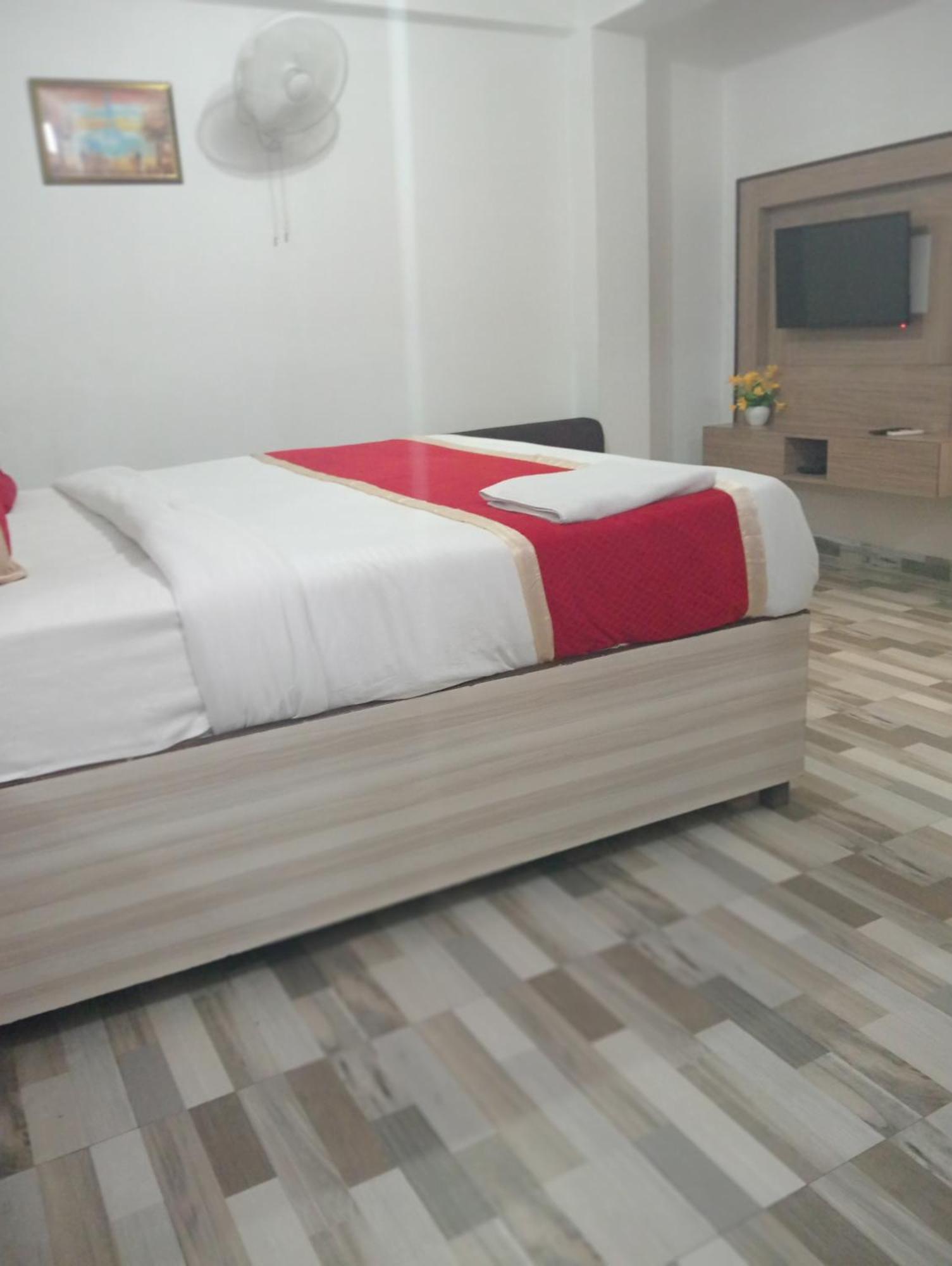 Hotel Clink New Delhi Airport 외부 사진