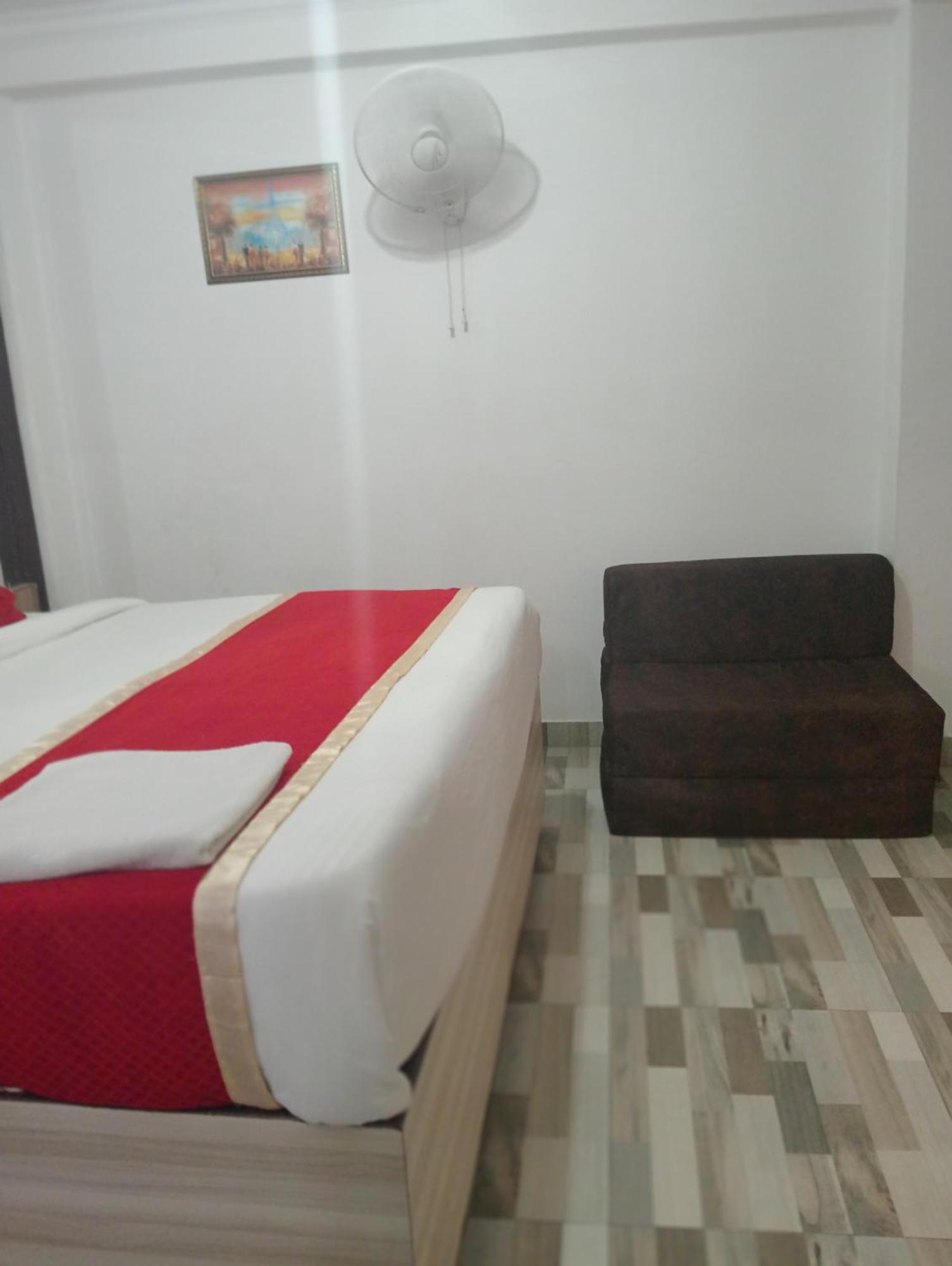 Hotel Clink New Delhi Airport 외부 사진