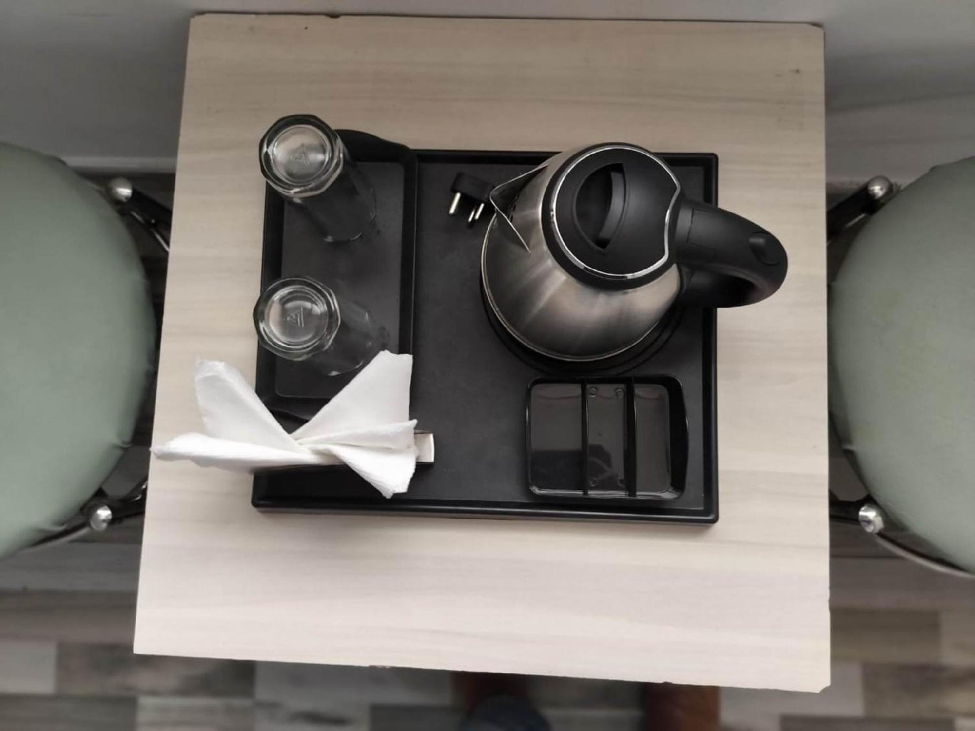 Hotel Clink New Delhi Airport 외부 사진